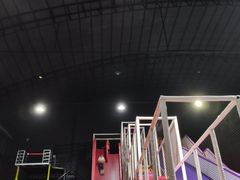 -嘿哟动霸CHUA·新潮玩运动娱乐中心·蹦床滑冰团建乐园