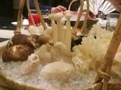 -余欢领鲜火锅(新街口店)