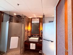 -三亚湾海居雅高铂尔曼度假酒店