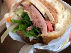 -Bánh Mì Huynh Hoa
