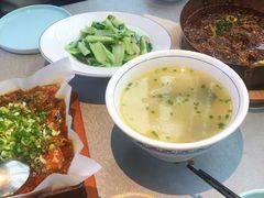 -有红鸡毛店·川菜(建设路店)