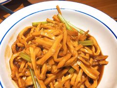 油焖干笋-吕氏疙瘩汤·私家菜馆(慈云寺店)