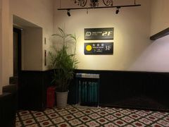 -拖板鞋咖啡旅行酒店(春熙路地铁站店)