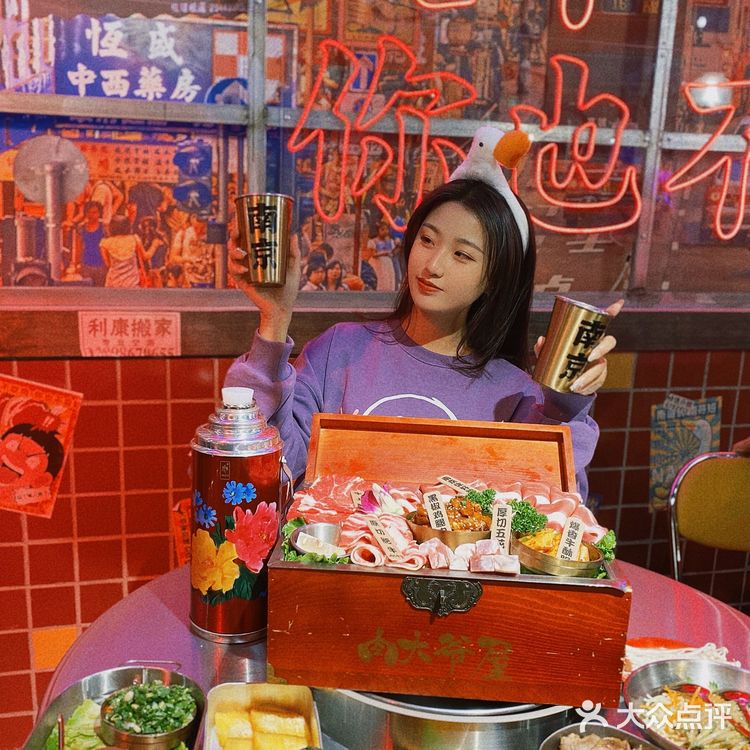 堪比自拍馆的烤肉店🥩复古大片随手出🎞️