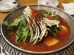 土豆排骨火锅（辣）-喇喇排骨火锅·传统韩式脊骨汤(望京西园总店)