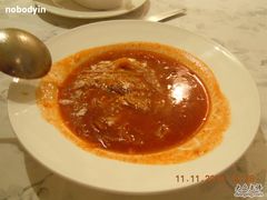 红菜汤-成桂西餐厅·42年的味道(五大道疙瘩楼店)