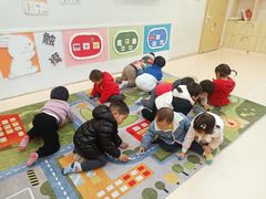 -好奇星国际托育(金地自在城校区)