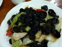-雪乡人家东北菜·铁锅炖一切(高斯路店)