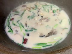 -咕嘟草帽鱼·牛奶一样的鲜鱼汤(天鹅湖万达广场店)