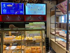 面包甜点陈列柜-昆明冠生园·蛋糕·面包(南强街店)