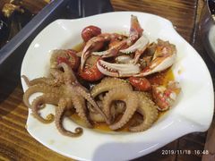 捞汁小海鲜-马路牙子地桌烤肉(工体店)