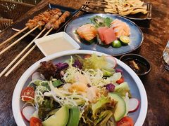 牛油果大虾沙拉-JUKEBOX玖部音乐餐厅(华侨城店)