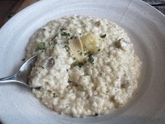 -MONICH牛排融合餐厅(和义大道购物中心店)