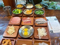 -银米·云南传统过桥米线(双廊黑金冠店)