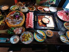 -老牌坊云南鱼豆花火锅(哈西万达店)