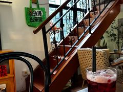 -彳亍咖啡·这里(水湾路店)