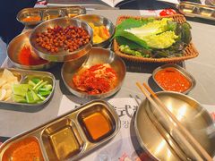-草家酱蟹炭火烤肉店(珲春南路一店)