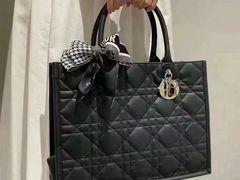 -Dior迪奥(海信广场店)