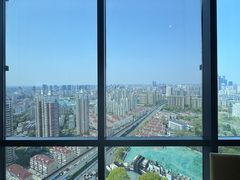 -上海龙之梦万丽酒店