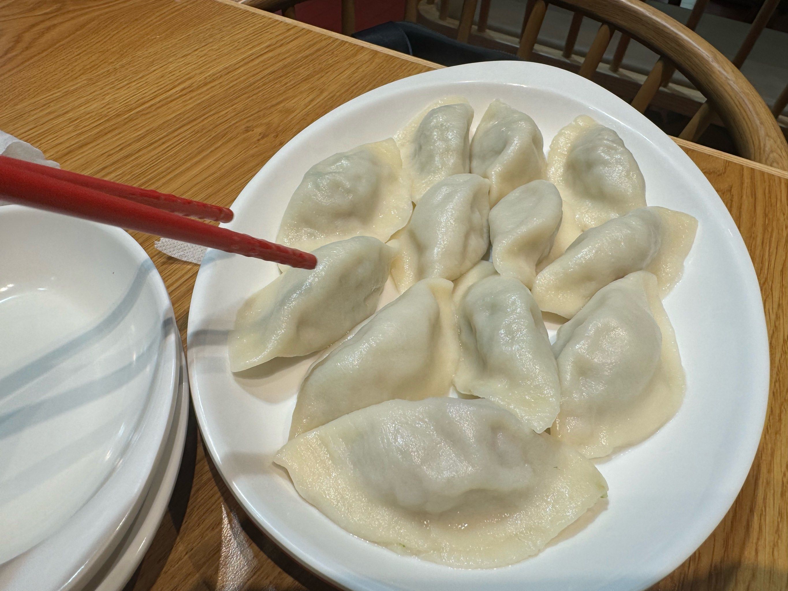 饺子皮薄馅大,三鲜虾仁饺子虾仁一大颗,拌