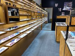 -罗伯特眼镜·蔡司官方授权(罗湖国贸店)