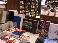 -诚品(信义店)