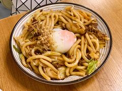 牛肉炒乌冬定食佐温泉蛋-小隐(淮海路店)