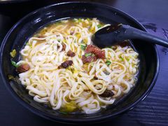 半筋半肉牛肉面-花溪巷牛肉粉(泉城路店)