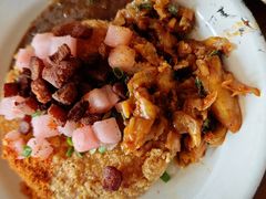 -包整·丝娃娃(一览甲秀楼风景店)