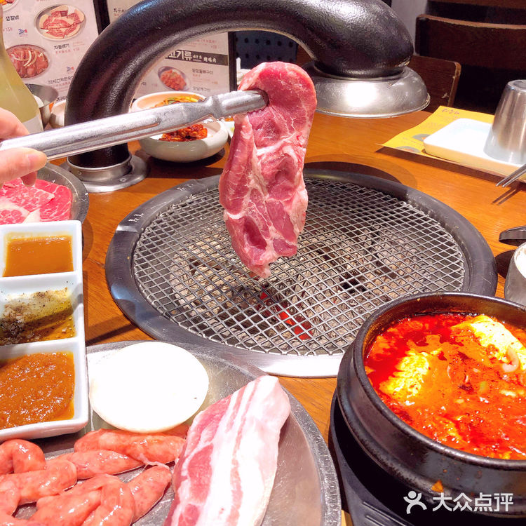 🇰🇷敲有氛围的正宗韩式传统烤肉,仿佛置身韩国