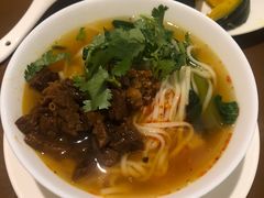 -杭州西湖湖滨银泰亚朵酒店