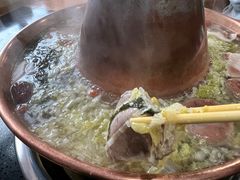 -果松木炭酸菜铜火锅·外婆参鸡汤