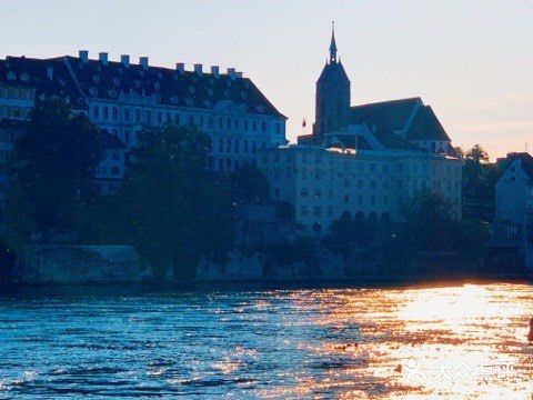 巴塞尔（又称为巴泽尔，德：Basel，法：B氀攀