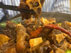 红焖牛尾-董厨煨汤馆(车站路店)