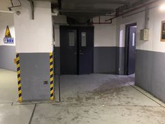-上海南新雅皇冠假日酒店-停车场