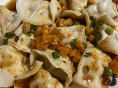 -爆炸头阿姨小四川正宗川味小吃(无任何分店)
