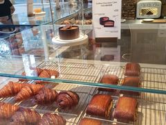 -VERIE BAKEHOUSE