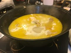 -鲜入围煮花胶鸡海鲜火锅