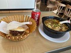 -闫家驴肉老店(华电一校店)