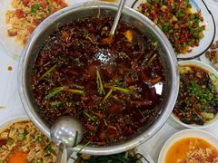 -乡土特色.冷锅鱼.牦牛肉汤锅