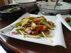 荞菜炒火腩-晶莹品鲜.顺德鱼生.特色桑拿菜