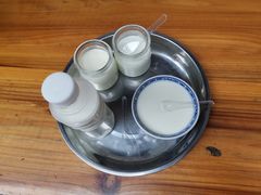 -金榜乳众不同欣记牛乳店·甜牛乳三皮奶