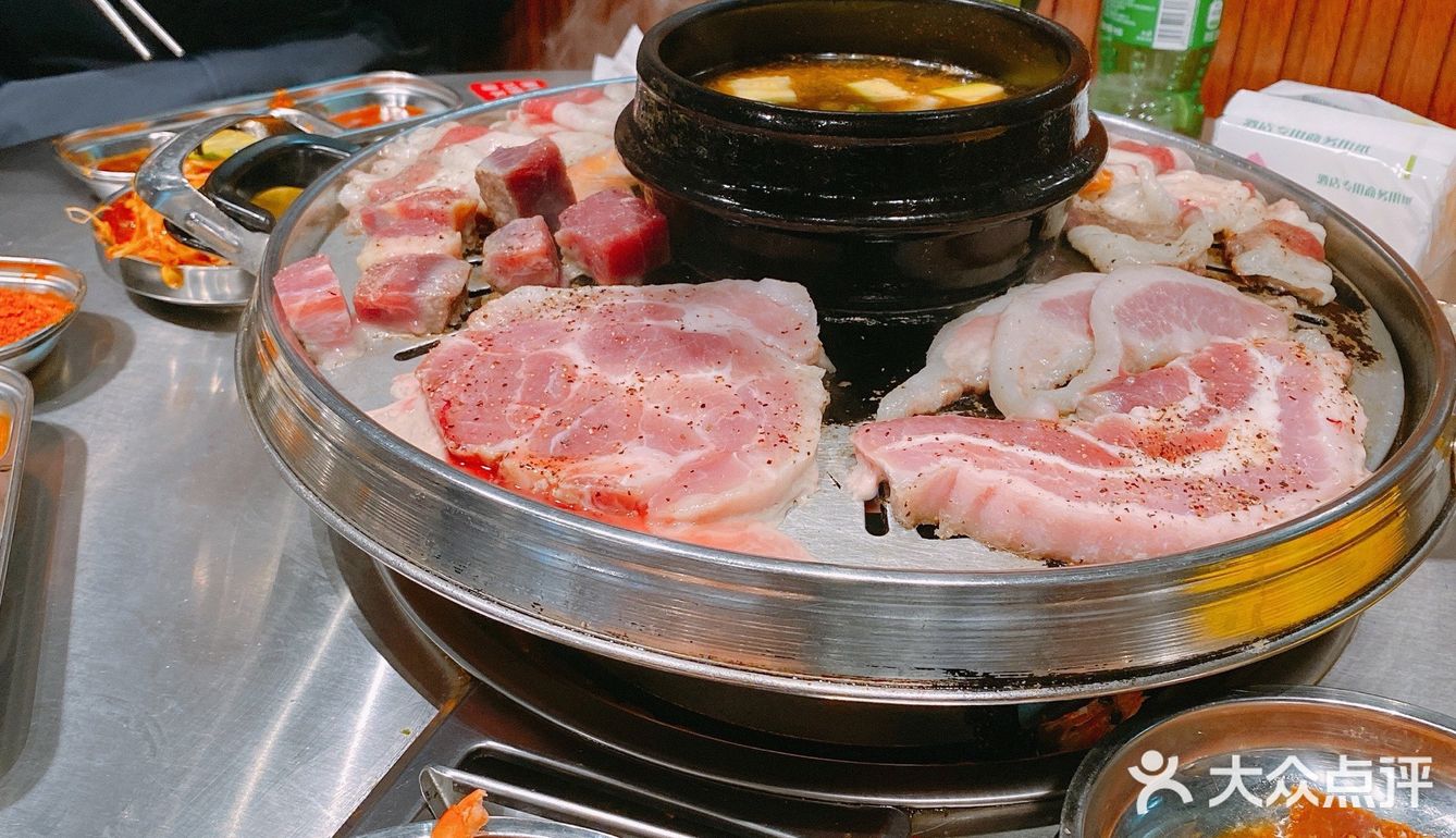 建设路自助烧烤，大口吃肉的感觉真爽～
