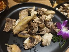 -一朵菌·野生菌探索家火锅(南亚店)