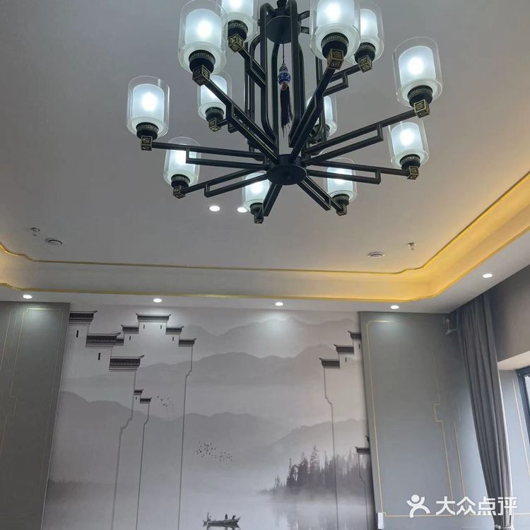 我朋友喊我去吃的,我们7个人,吃的套餐,折扣力度非常大