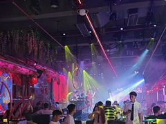 -喜鹊音乐酒馆(西街店)