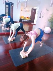 -Yvon yoga 瑜伽·精准体态管理中心