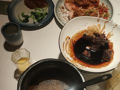 -八府香鸭·啫啫煲(华山路店)