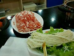 -呷哺呷哺(世贸.工三店)