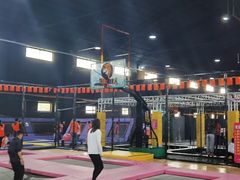 -嘿哟动霸CHUA·新潮玩运动娱乐中心·蹦床滑冰团建乐园